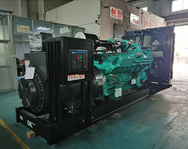 优德881200KW/400V陆用发电机应用于某房地产项目